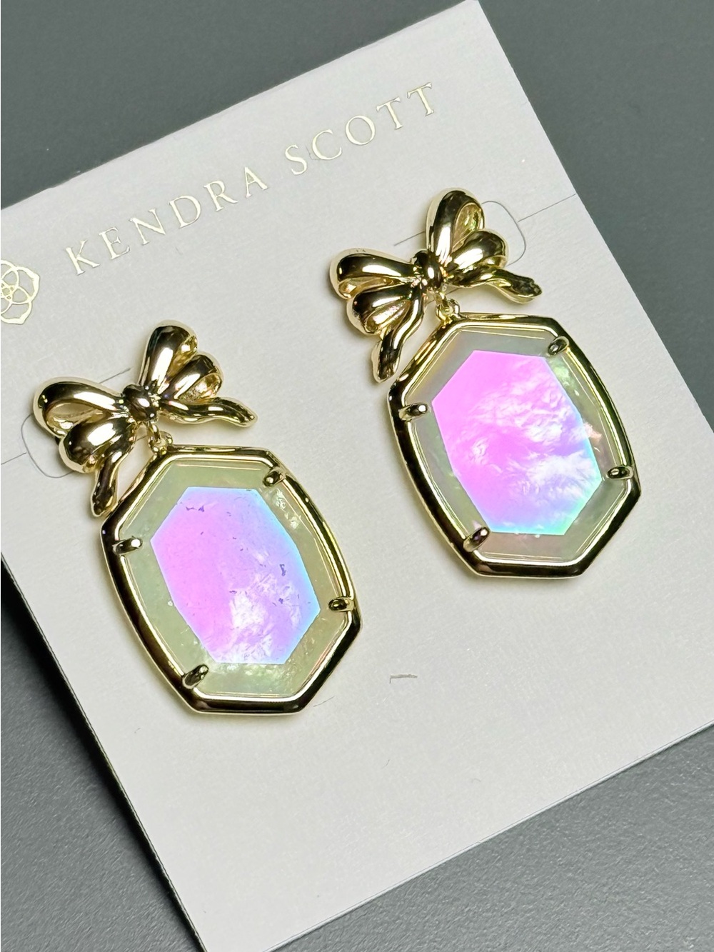 Kendra Scott Daphne Gold Bow Earrings in Iridescent Crystal Ivory Illusion - Picture 3 of 3